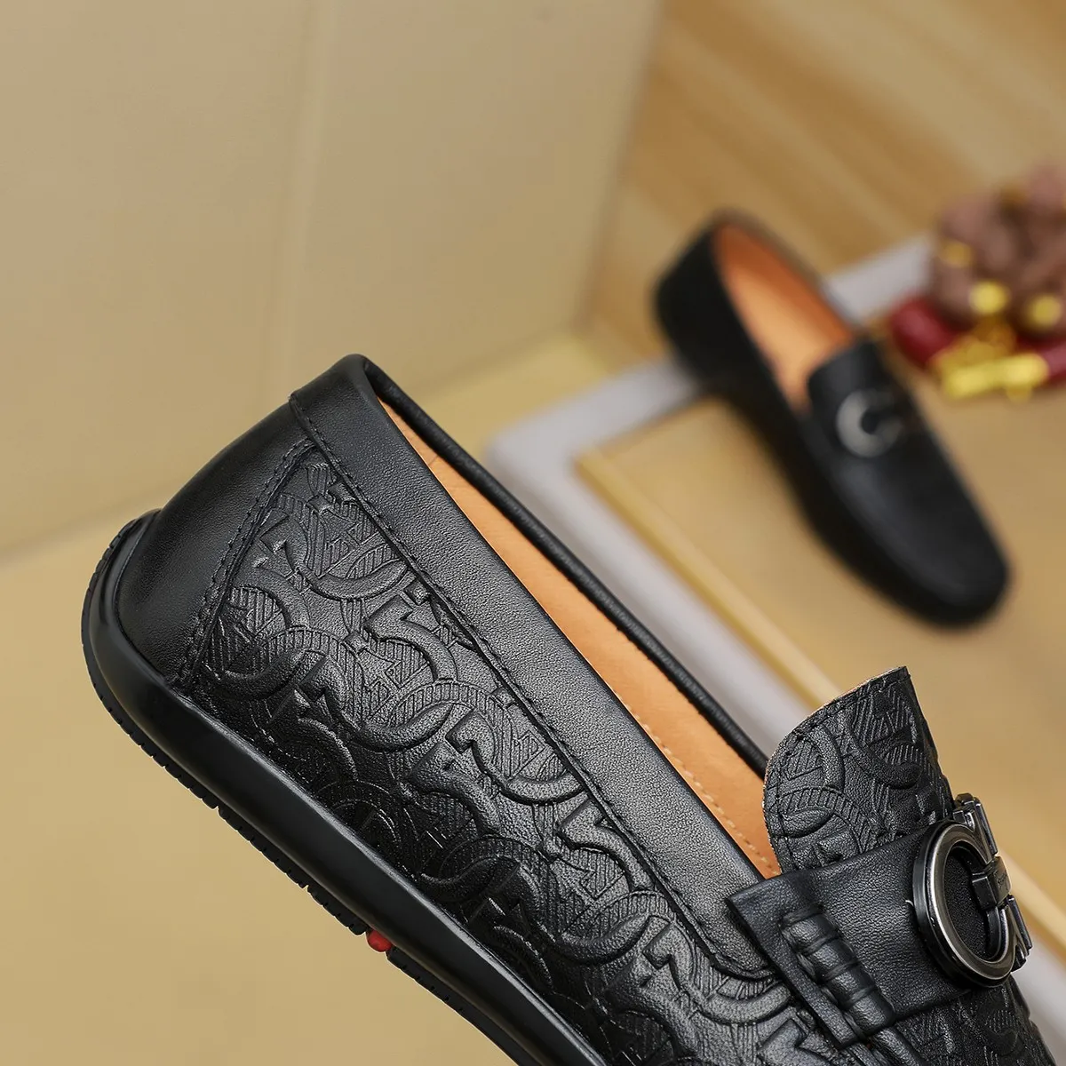 Men's shoes 💰360 🕷🕷【Ferragamo】Ferragamo Popular fashionable casual slip-on shoes🇨🇳Official website counter 1:1 production, original mold opening💯Good quality visible, imported high-end first-layer calfskin, luxurious pigskin lining🌿Very clear texture, high-quality waterproof, non-slip and wear-resistant outsole🎋High quality and low price, truly handmade🍓Color, code number 38-45